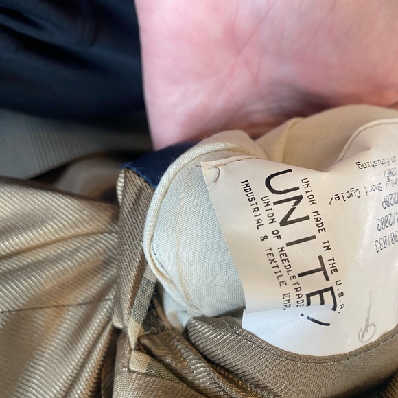 Mens Burberry suite. Coat-40lg pants-34lg - Picture 9 of 12